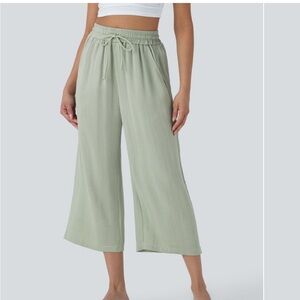 HALARA Sage Green Capris